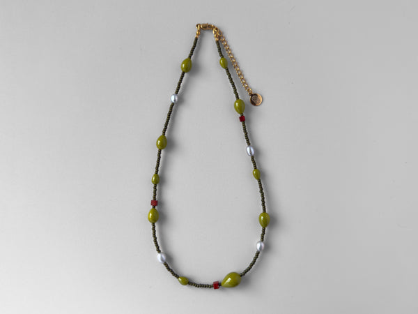 Castelvetrano Necklace: Pearl